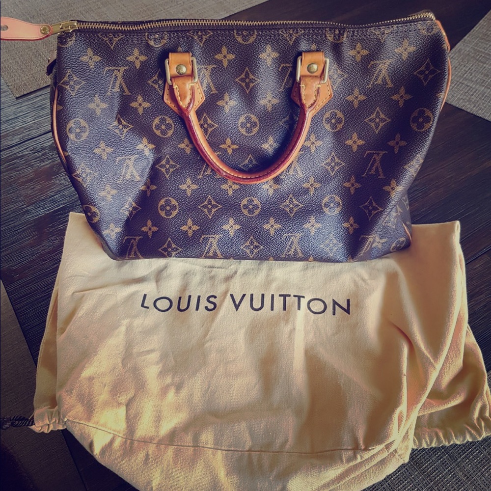 Authentic Louis Vuitton Speedy 30 pre-owned